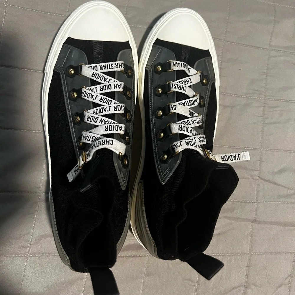 Christian Dior walk n Dior Black and white high‎ top sneaker size 39